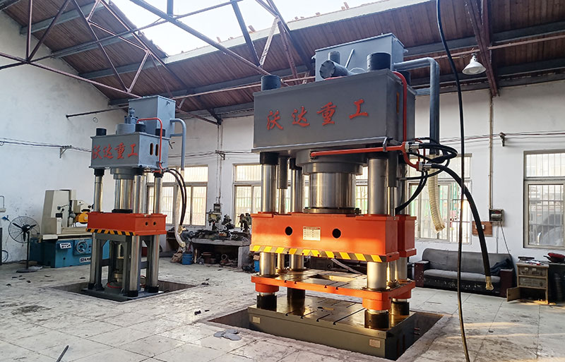 1250噸陶瓷粉末成型液壓機 1250噸陶瓷粉末成型液壓機