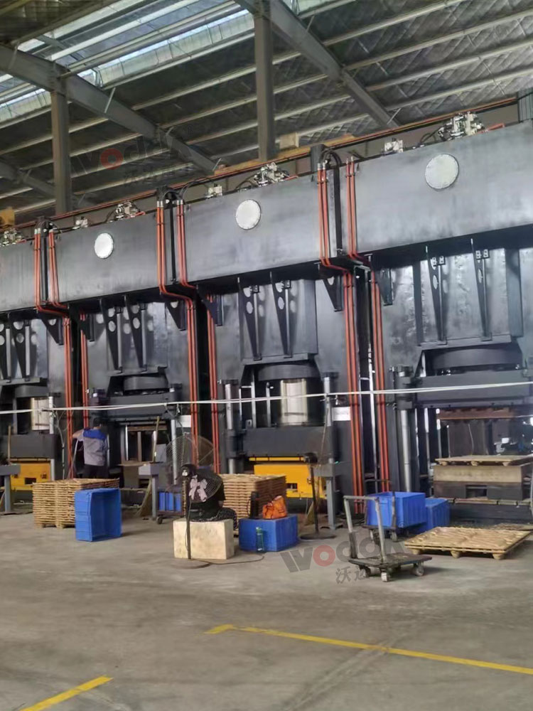 1800噸木屑托盤成型液壓機客戶現場 1800噸木屑托盤成型液壓機客戶現場