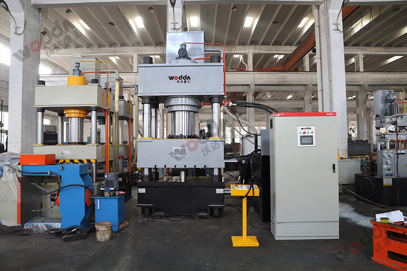 630噸拉伸液壓機(jī) 630噸拉伸液壓機(jī)