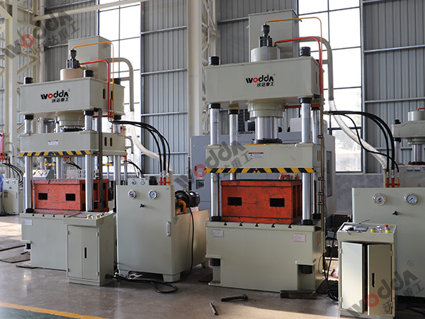 200噸拉伸液壓機(jī) 200噸拉伸液壓機(jī)