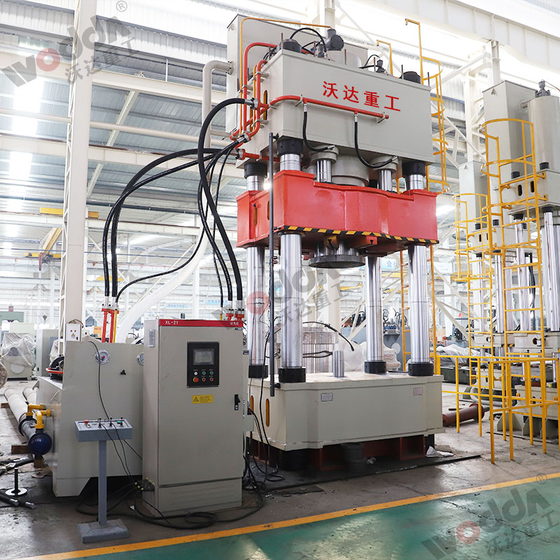 800噸三梁四柱液壓機 800噸三梁四柱液壓機