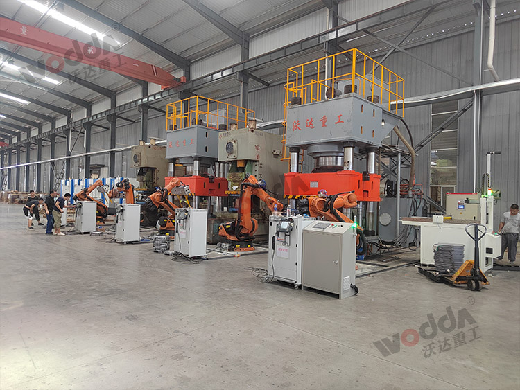 2000噸汽車離合器外殼拉伸液壓機加工現(xiàn)場 2000噸汽車離合器外殼拉伸液壓機加工現(xiàn)場