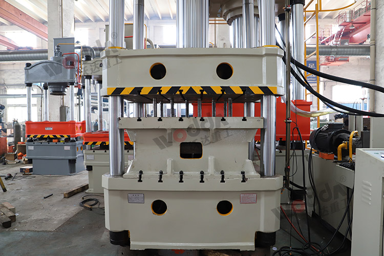 315噸拉伸液壓機(上置液壓墊3) 315噸拉伸液壓機(上置液壓墊3)