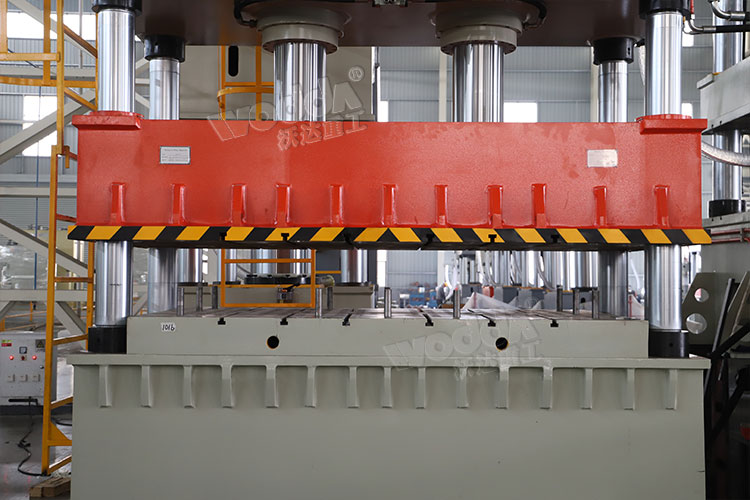 400噸四柱拉伸液壓機細節(jié)圖 400噸四柱拉伸液壓機細節(jié)圖