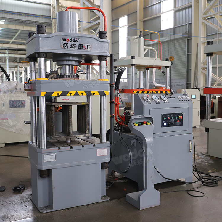 100噸三梁四柱液壓機 100噸三梁四柱液壓機