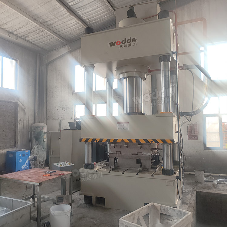 石英石水槽液壓機客戶現場 石英石水槽液壓機客戶現場