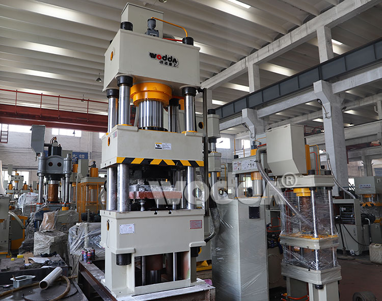 四梁四柱液壓機(jī)